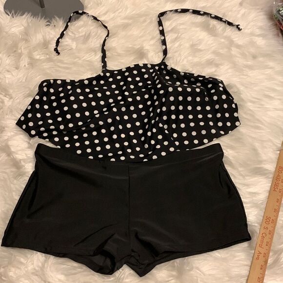Old Navy Other - Old Navy two-piece black swimsuit. XXL top and XL bottom